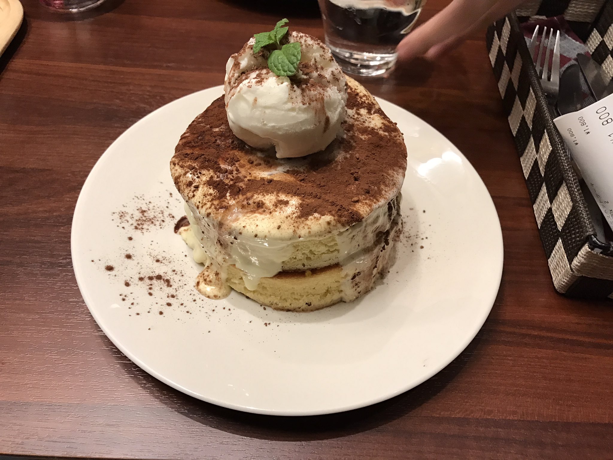 ぢん ティラミスホットケーキ900円 フライング スコッツマン 秋葉原 外神田 今日は新メニューのティラミスホットケーキ を頂きます 次はフルーツホットケーキを予定してます 常連なの W T Co Wyklfr7arc T Co Blllgsrm5z Twitter