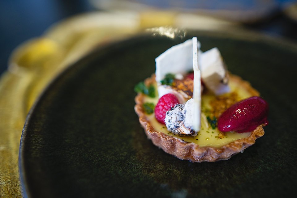 MajekaHouse's tweet photo. Today, like every Sunday, we put on a mighty fine roast - don't forget to try some pudding. #dostellies https://t.co/zYcLKRMza8