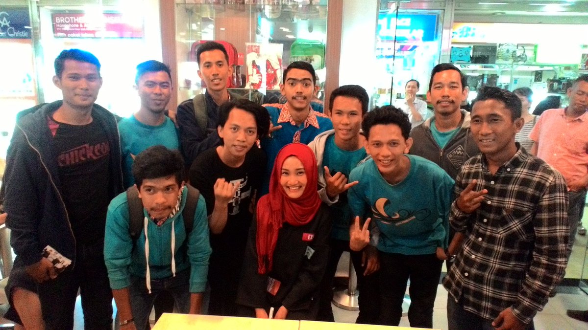 See you next time <a href="/FatinSL/">Fatin Shidqia Lubis</a> pulang dari palembang bakal naik berat badan nya yaa hehehe 😂