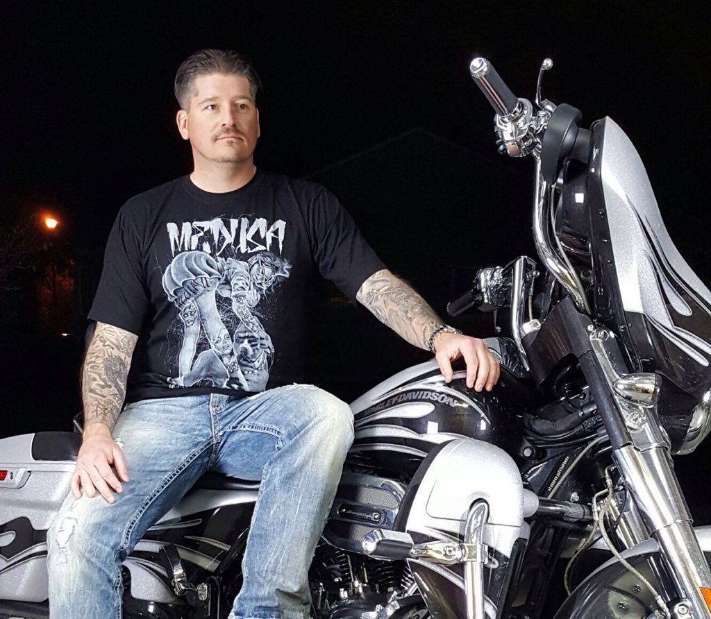 moceightytwo tweet media