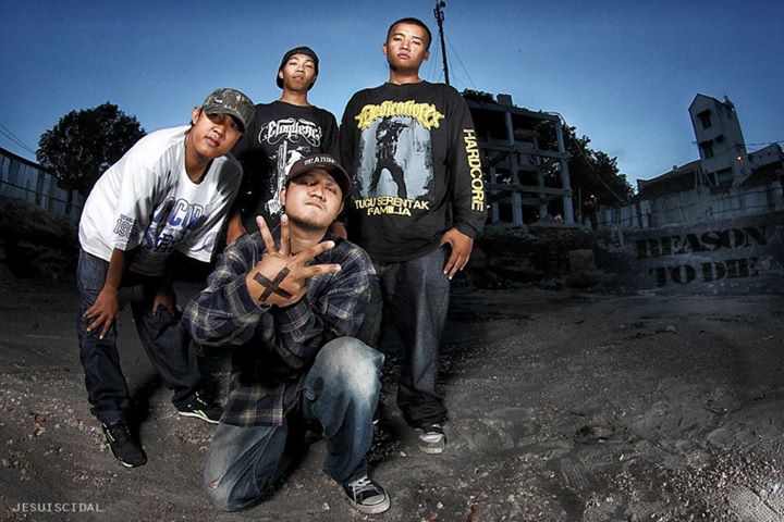 PYY Qwerty Radio tweet media