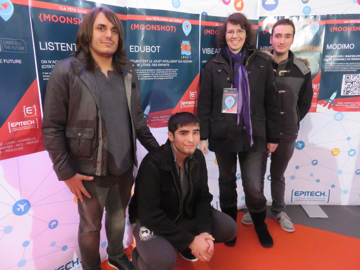 SuperEdubot's tweet photo. La Team Edubot au #EpitechXP2016 ! https://t.co/uOCUS1XG7a