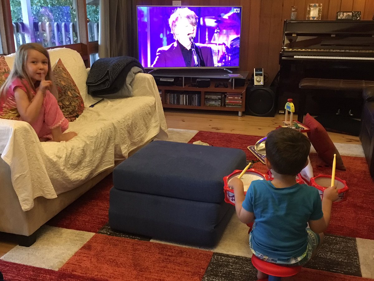 trent_murphy's tweet photo. Playing along to #CrowdedHouseLive @ABCTV @CrowdedHouseHQ https://t.co/qWcK3wl6uT