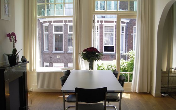 NLinNY's tweet photo. 10 surprises #Dutch homes have for new arrivals #opencurtains via @Shareaholic @DutchNewsNL https://t.co/FPp4G6v7fX https://t.co/7k9aifbnow