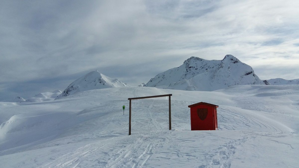lorenzopirineo's tweet photo. Empezamos la temporada de #Raquetasdenieve en el collado de Canal Roya, en Formigal. Anímate este invierno a nuestras actividades! https://t.co/mHzKcmxvIT