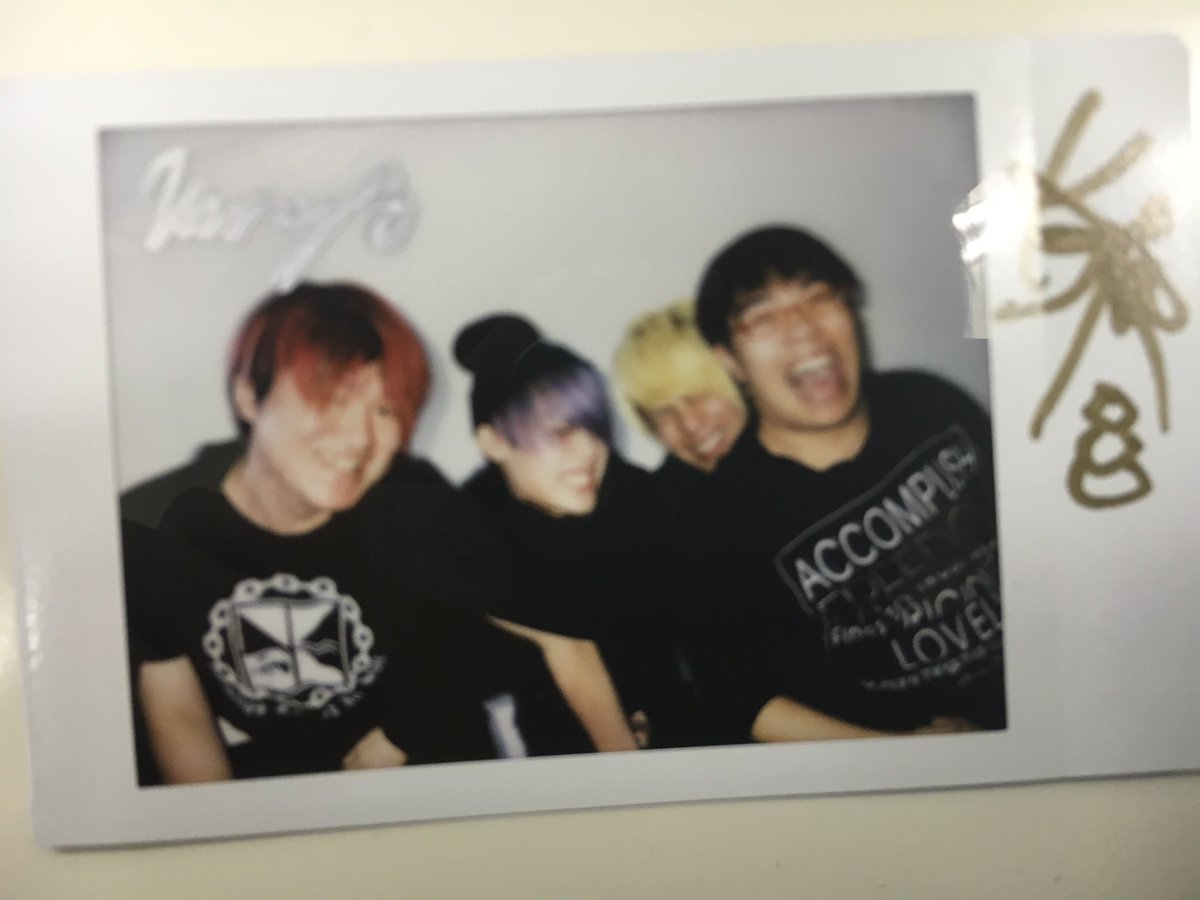 16kun1's tweet photo. メサイア今までありがとう。
そしてお疲れ様でした。

今は悔しい以外の言葉は出てこーへんわ。ユーチューブ界でメサイア以上に面白い人間はこの先一生出てこーへんやろうし、お前が一番面白いユーチューバーだったと俺は思う。

お前とユーチューブができた今までの日々が宝物や。ありがとう。 https://t.co/huGmw119TJ
