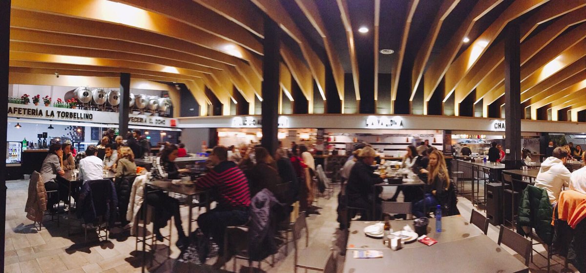 MadridEngancha's tweet photo. Hoy en @lachisperia @mercadochamberi cerrando #apiedebarra probando alguna de sus tapas!! #Madrid https://t.co/OH68BvGqTl