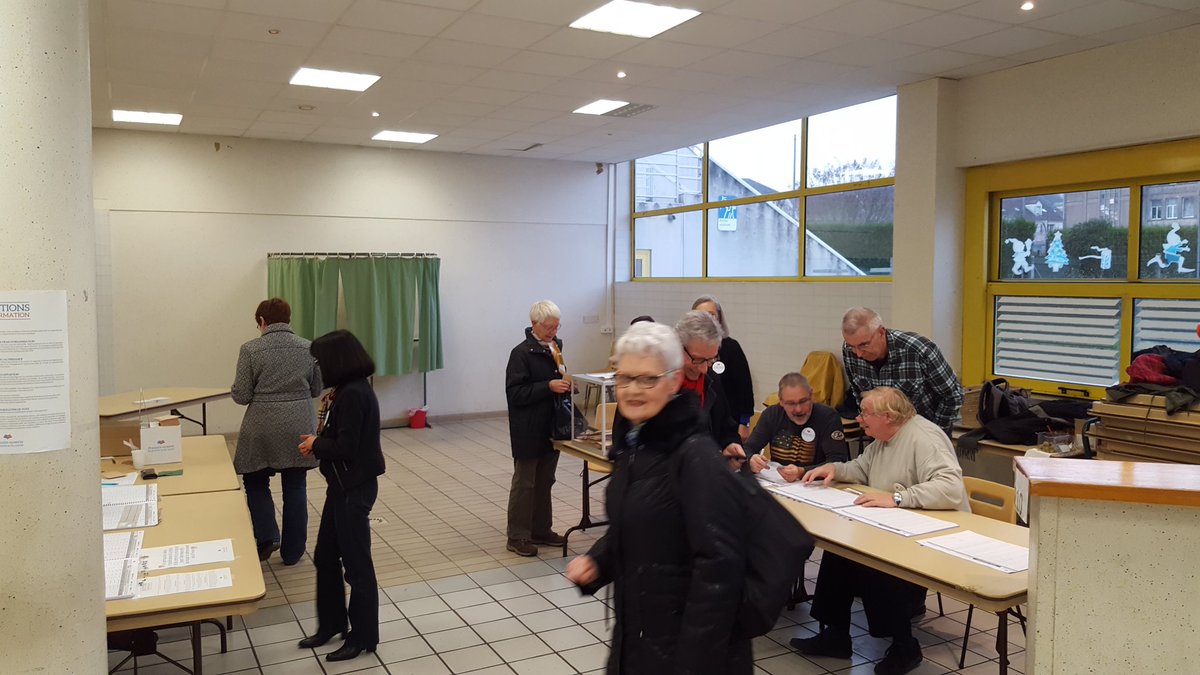 Brandon_Schw's tweet photo. A Saint Jean de la Ruelle, 505 personnes ont déjà voté à cette heure-ci ! C'est un peu plus que la semaine dernière @larep_fr @InfoPrimaire https://t.co/f1cfCGi4kc