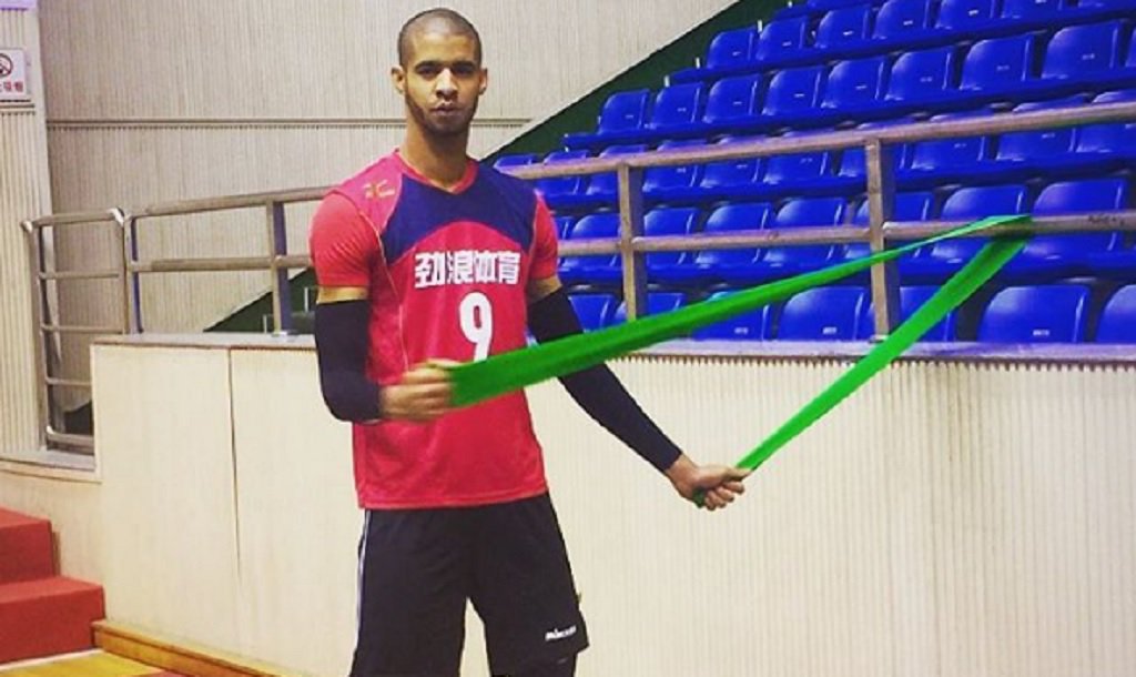 WofVOLLEY's tweet photo. CHN M: @LeyvaCuba16 downs reigning champions, Beijing remain unbeaten! https://t.co/ScfEP4K2ZE #volleyball https://t.co/3wvwmxrnaJ