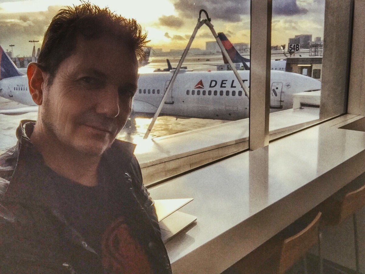 TJScottPictures's tweet photo. LAX to JFK to Direct #Gotham 4 @GothamAddicts @Gotham @GothamTVPodcast https://t.co/bkLb7vROqt