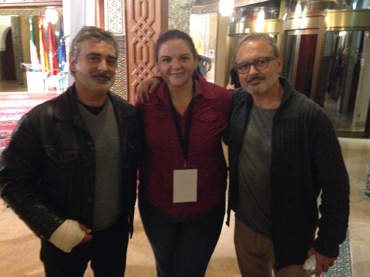 Tamyvile's tweet photo. Con @PepeBegines y @AlvaroBegines en #ebe16 sala #azulEBE esta mañana. Un gustazo volver a verles!. Deseando conocer sus nuevos proyectos. https://t.co/1PCqJP9mow