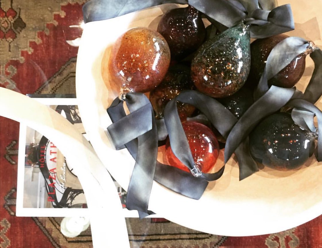 WillJonesGlass's tweet photo. Happy Holidays = #WillJonesGlassWorks at #DixonRye in Atlanta! https://t.co/qDAy3grPlq