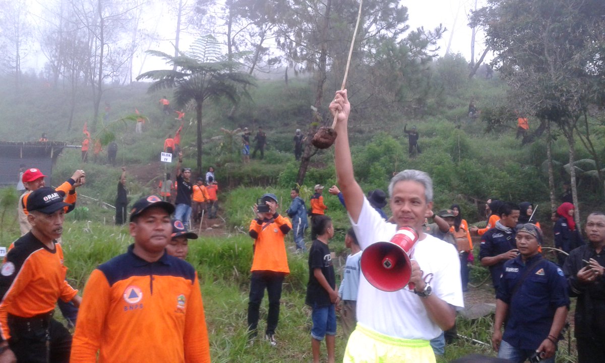 bpbdkabkendal's tweet photo. Rangkaian kegiatan Gelar Relawan Penanggulangan Bencana di Kledung, Temanggung
#bpbdkendal #salamtangguh #permatapantura https://t.co/i9TwnT5Vei