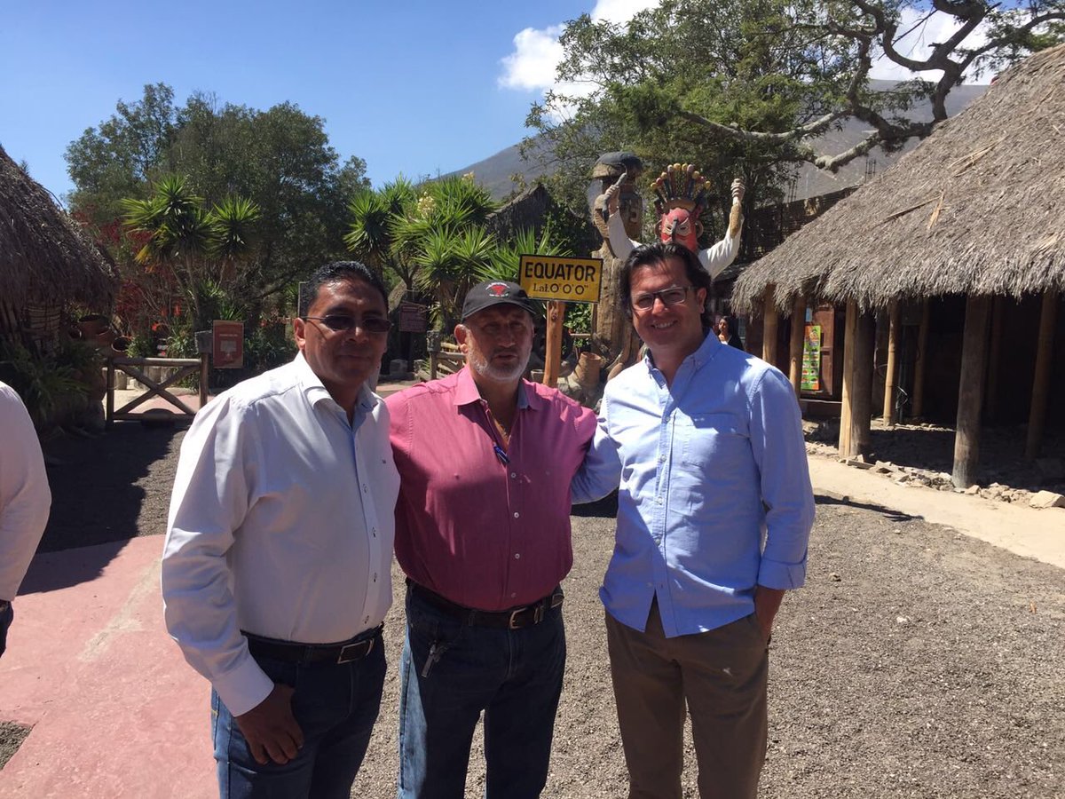 hmunozalarcon's tweet photo. Apoyando al Festival de Danza en el Museo Intiñan, Parroquia de San Antonio con @pablocobosibarr https://t.co/TNbmfZ3FhF