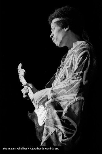 Happy birthday Jimi! Your music lives on with us.

#JimiHendrix