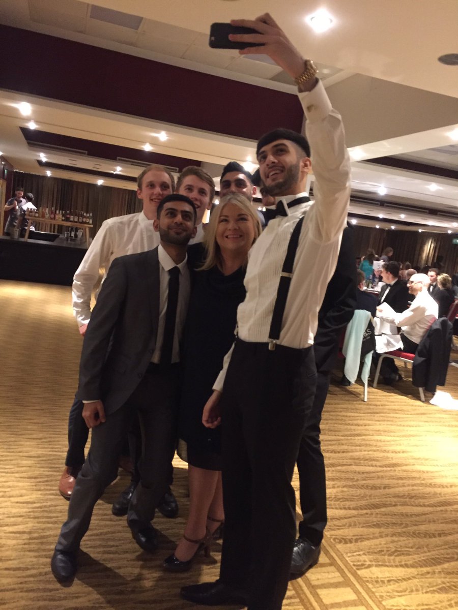 ManchesterOpSoc's tweet photo. Amazing performances from the Morgan's at the AOP conference last night #AOPStudentConference @slmorgan @philmor https://t.co/CA0oU7KA0u