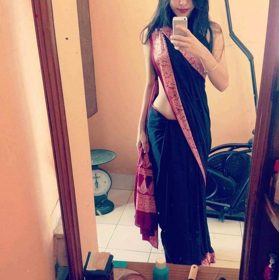 Roshniibabe's tweet photo. How's am looking in saree?? https://t.co/WBkhKeiXIp