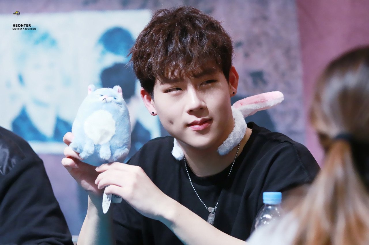 monsta x w plushies on Twitter "161022 ϟ 헌터…