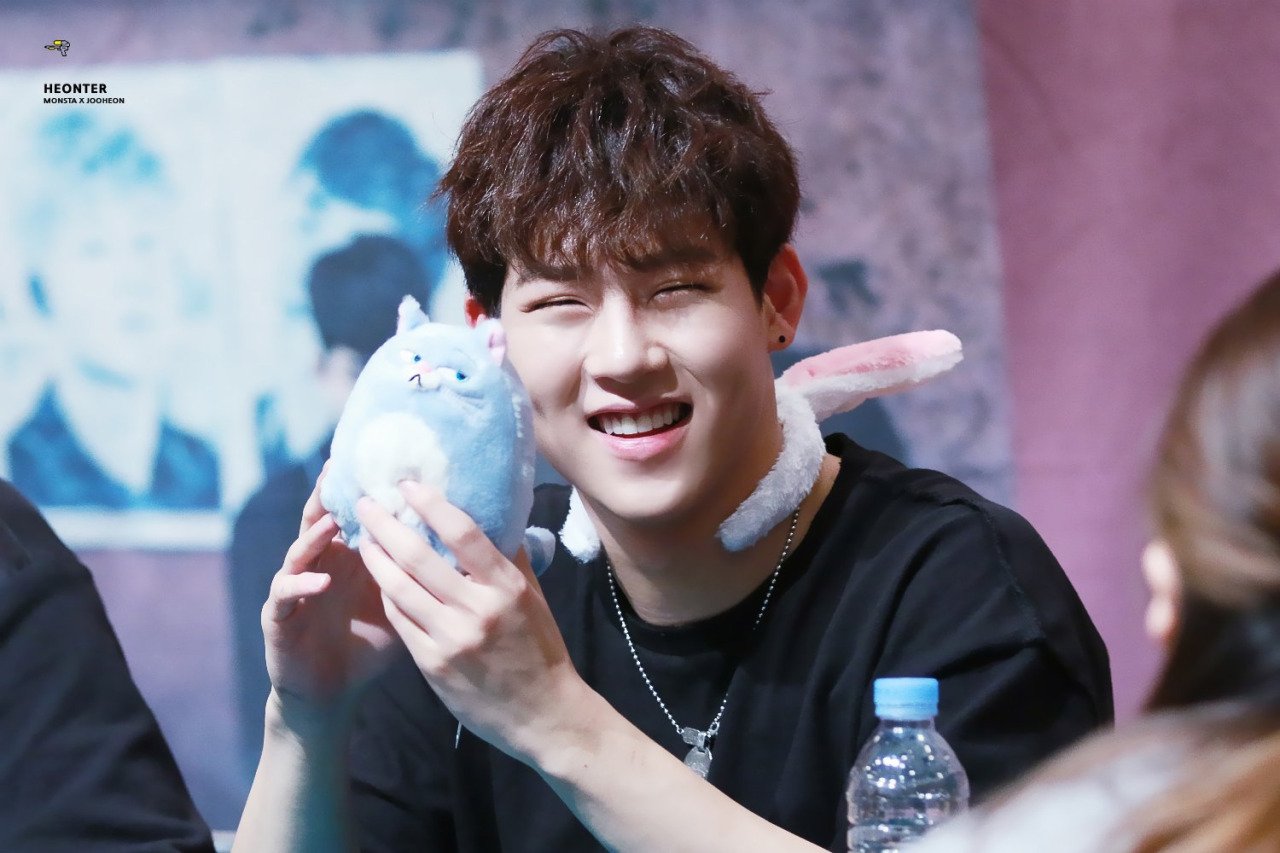 monsta x w plushies on Twitter "161022 ϟ 헌터…