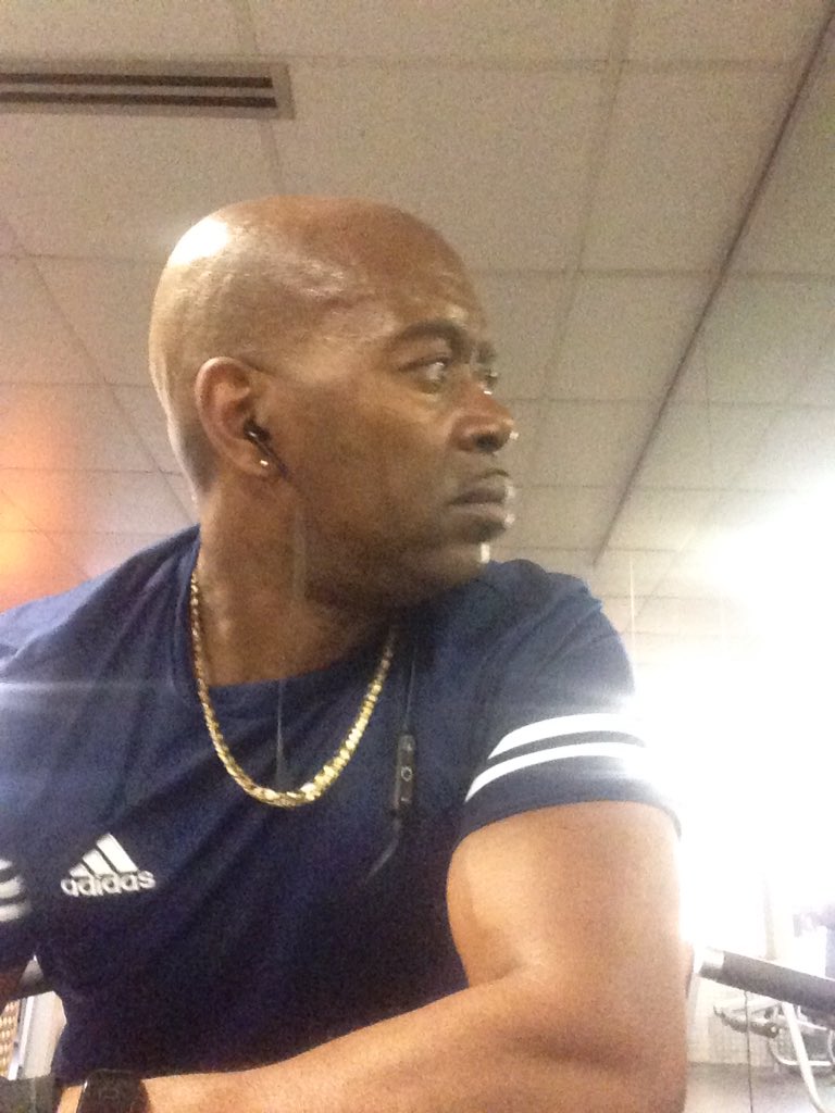 AthleticsComent's tweet photo. 3rd really good workout in 4 days - feeling good at 54, long may it continue ! #LoveToTrain #MustTrain #NeedToTrain #Training https://t.co/fM2mjkzbpn