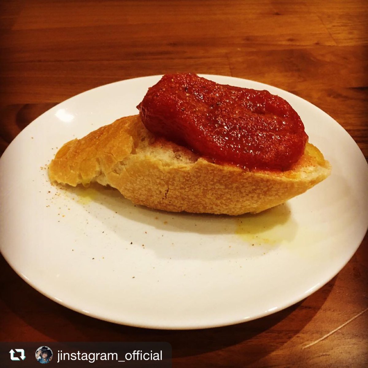 i_luvJ's tweet photo. via jinstagram_official
A whole tomato Crostini I made. Fxxxxxxk yeahhhh!!
#imitation #noutensils #secretconcoctions
https://t.co/vlSoK4v5Tk https://t.co/EknCg6yAZU