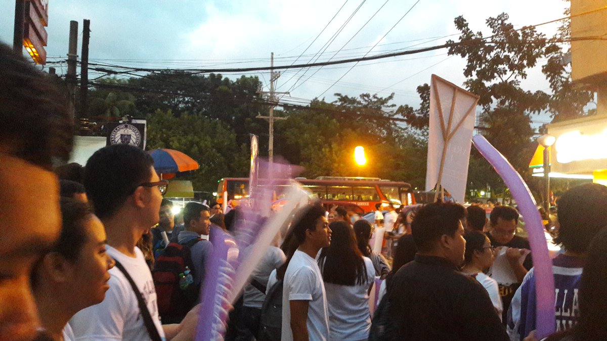 rachelvsongco23's tweet photo. Hail to the Chiefs! #ausl #salubong2016 https://t.co/bp6PSNUg38