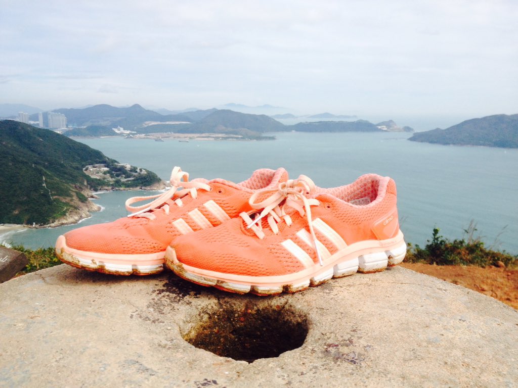 chicstranger's tweet photo. #orangelabelproject #endviolenceagainstwomen #16days #adidas #dragonsback #UNwomen https://t.co/RbLZhtpjiz
