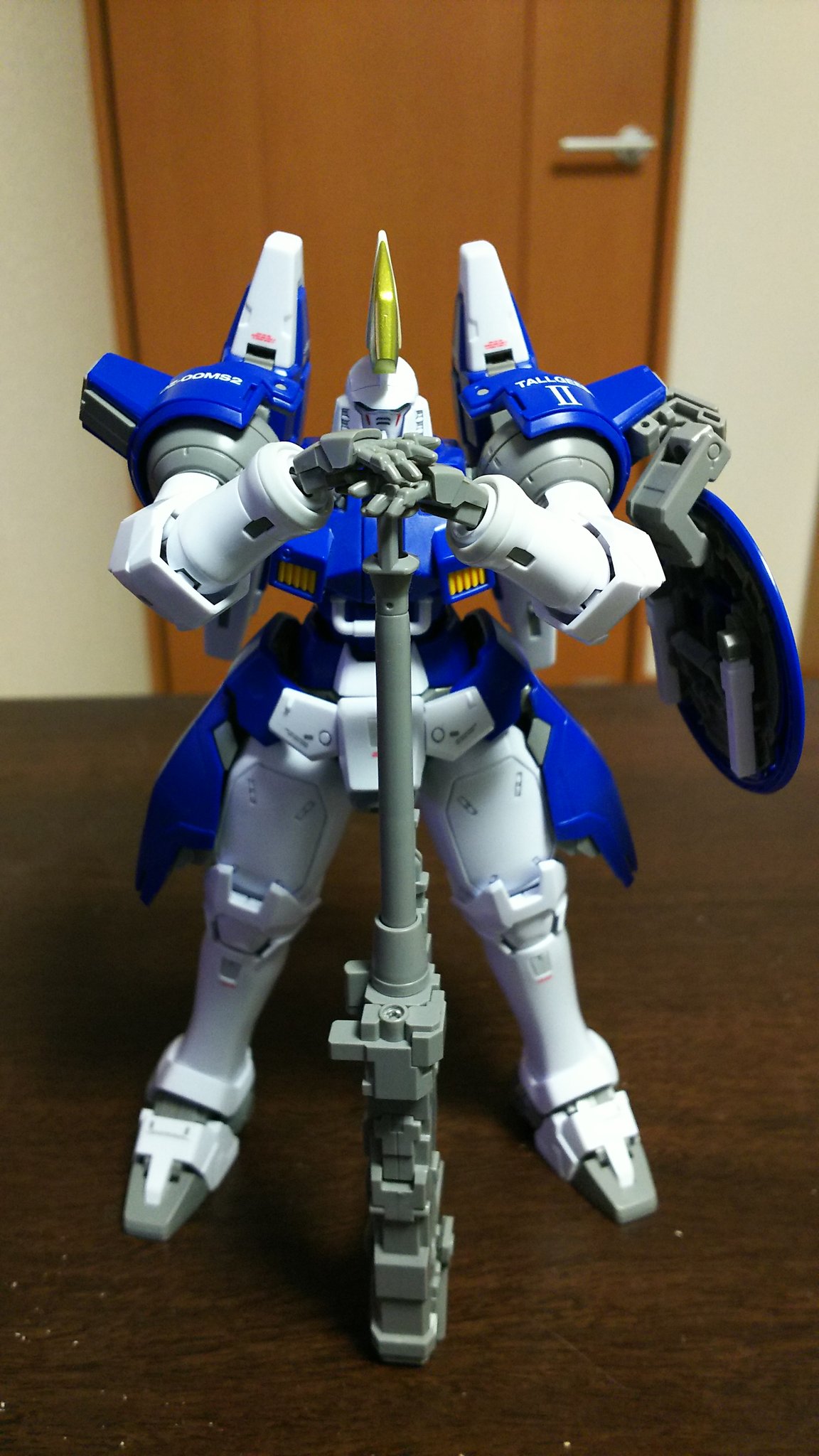 ベーオウルフ 私は地球が好きなのだ トレーズ様のトールギス です とさかだけメタリックイエローとキャラクターホワイト塗ってみた 後はいつも通り やはりガンダムwではトレーズ閣下がトータル１位です 声も名台詞のツボも良い よって