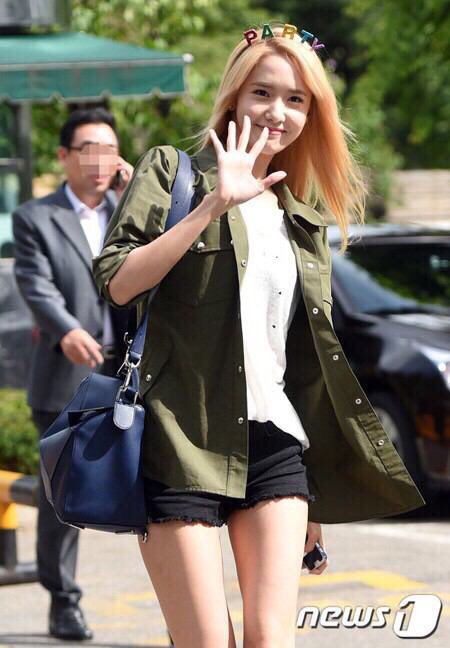 Korea_LDH's tweet photo. 少女時代のユナがどれだけ人気か可愛いか確かめたいのでRTお願いします

0RT…誰？
50RT…見たことある
100RT…名前しってる
200RT…可愛い
300RT…え、可愛いやん！？
400RT…美人すぎる
500RT…目の保養
600RT…鬼可愛い
700RT…神 https://t.co/tqcU21SGJw