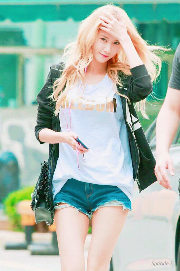 Korea_LDH's tweet photo. 少女時代のユナがどれだけ人気か可愛いか確かめたいのでRTお願いします

0RT…誰？
50RT…見たことある
100RT…名前しってる
200RT…可愛い
300RT…え、可愛いやん！？
400RT…美人すぎる
500RT…目の保養
600RT…鬼可愛い
700RT…神 https://t.co/tqcU21SGJw