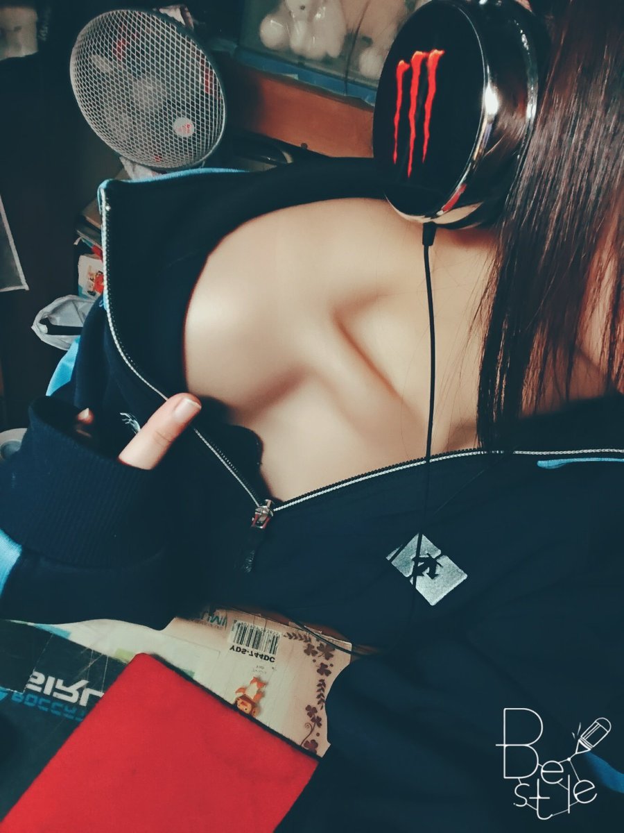 油兎執 tweet media