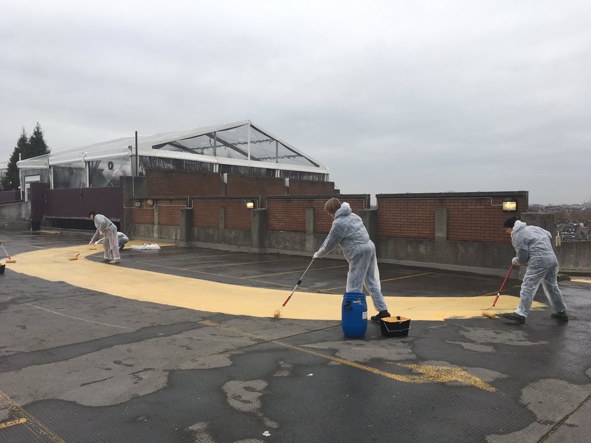 midascampaigns's tweet photo. Painting the Television Centre gold! @GalleryGriffin @Liquitex @whitenoisecity @CorrieBaldauf #Goldzero https://t.co/ggf6d6LYGR