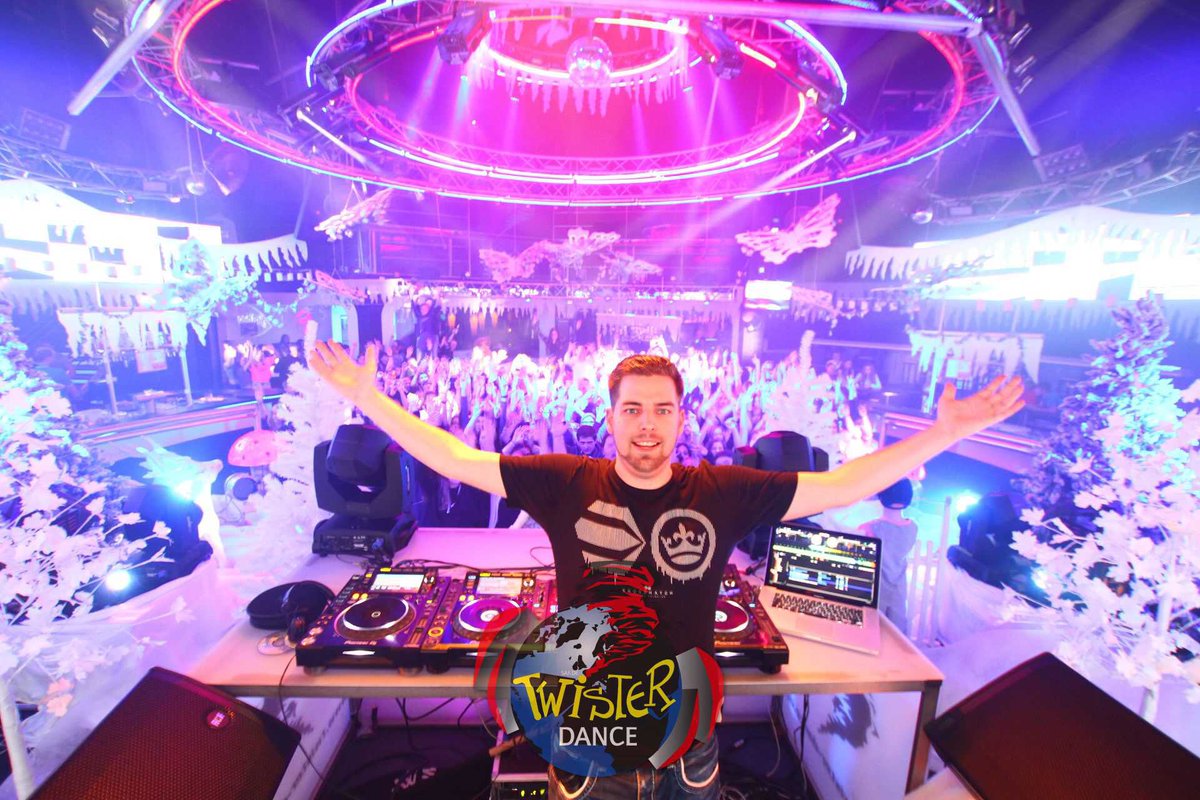 djflakez's tweet photo. Neulich beim Job. #dj #flakez #party #friesland #Wilhelmshaven https://t.co/socj5o6AIF