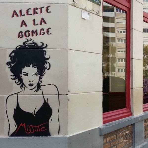 PatrickFavrel's tweet photo. Hommage du 27 nov 2015 : #FiersdelaFrance ? #Generation404 #NotFound !
#GenerationBataclan, j'écris ton nom en 2016. C encore mon émotion. https://t.co/2TeBBl3kNM