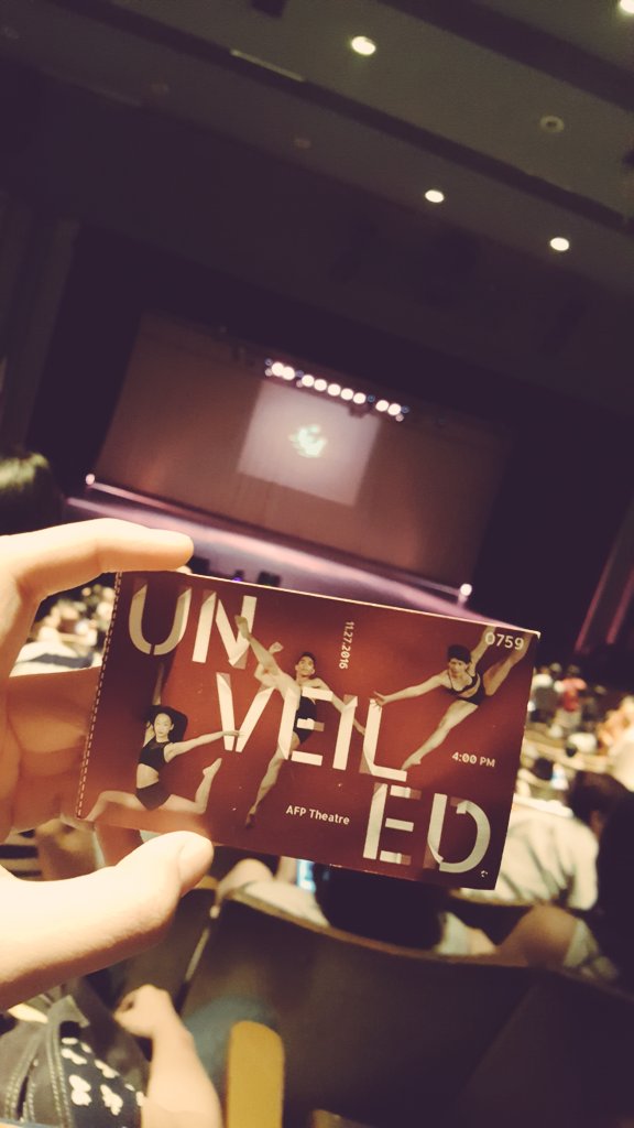 jeiti__'s tweet photo. Inspiring concert! Let Contemporary spread throughout the nation! #redPH Congrats to Michi, Vyen and to all who showcased their passion! 💚 https://t.co/NXL6uF9fgX