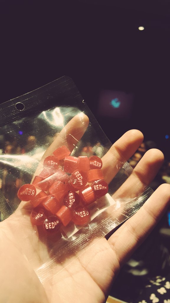 jeiti__'s tweet photo. Inspiring concert! Let Contemporary spread throughout the nation! #redPH Congrats to Michi, Vyen and to all who showcased their passion! 💚 https://t.co/NXL6uF9fgX