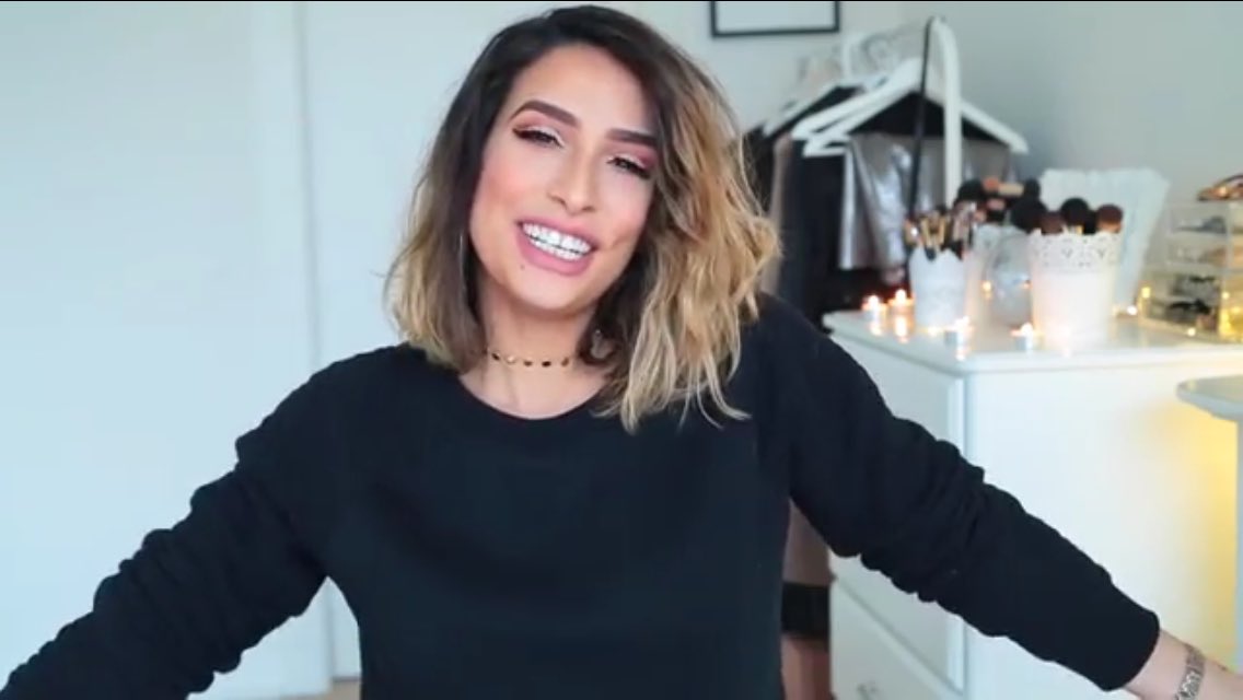 Chiara7899's tweet photo. #CHRISTMASwithSami #mom4moms #Glitzember @SamiSlimani @DouniaSlimani @LamiyaSlimani #WeihnachtenMitDenSlimanis 😍🎄☃️❤️ https://t.co/3azXpfvkIh