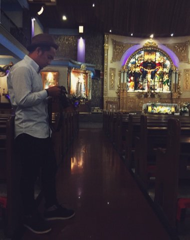 SimonBauda's tweet photo. On The Job Training.#KristAlWedding #FromKinderToForever https://t.co/GGZhVdqDe9