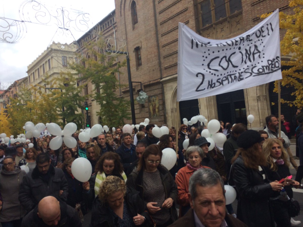 mfgranaina's tweet photo. Granada unida jamás será vencida!! Hay que seguir @spiriman #2HospitalesGR #mf https://t.co/V3HQy0EGcJ