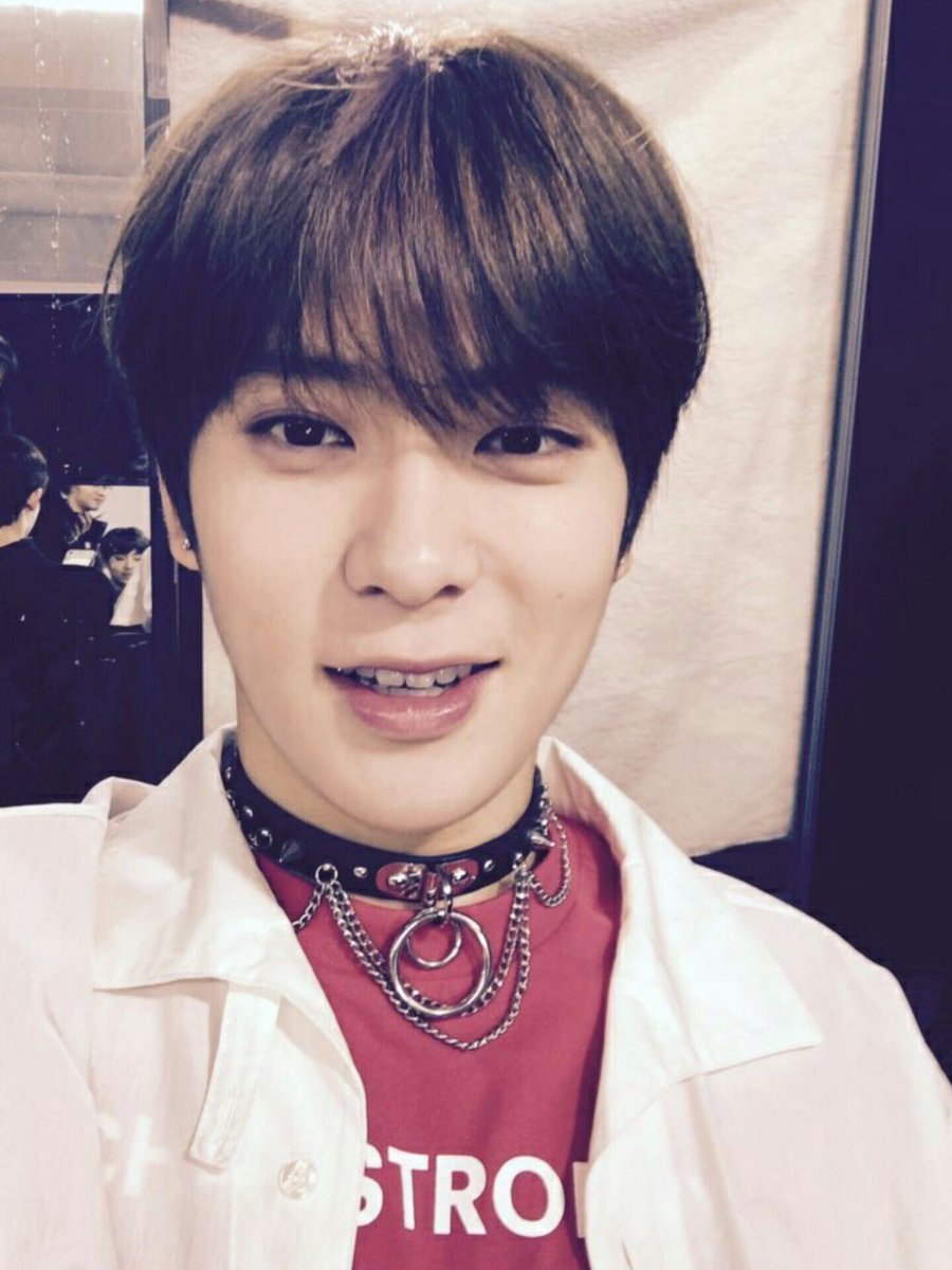 at813am's tweet photo. 미쳤다 미쳤어 재혀나 잘생겨서 고맙다 ㅠㅠ https://t.co/nsOyqUhXTG