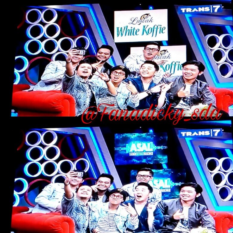 SMASHPEKANBARU's tweet photo. Fix #SMASHSELFIE Setelah berapa abad dipisahkan 😂😂 cc @Rangga_Moela @morganoey #reuniSMASHdiASALT7 https://t.co/qPAHY1QcGj