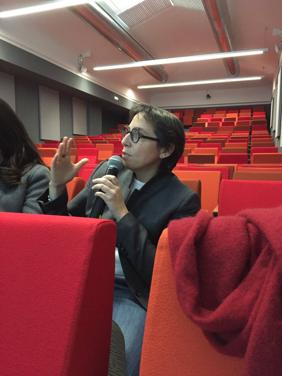 judith_khh's tweet photo. Veronica giving great advice during our Pitch Clinic! #SWspaceParis cc @isunet #startupweekend https://t.co/AQhsWlTrDt