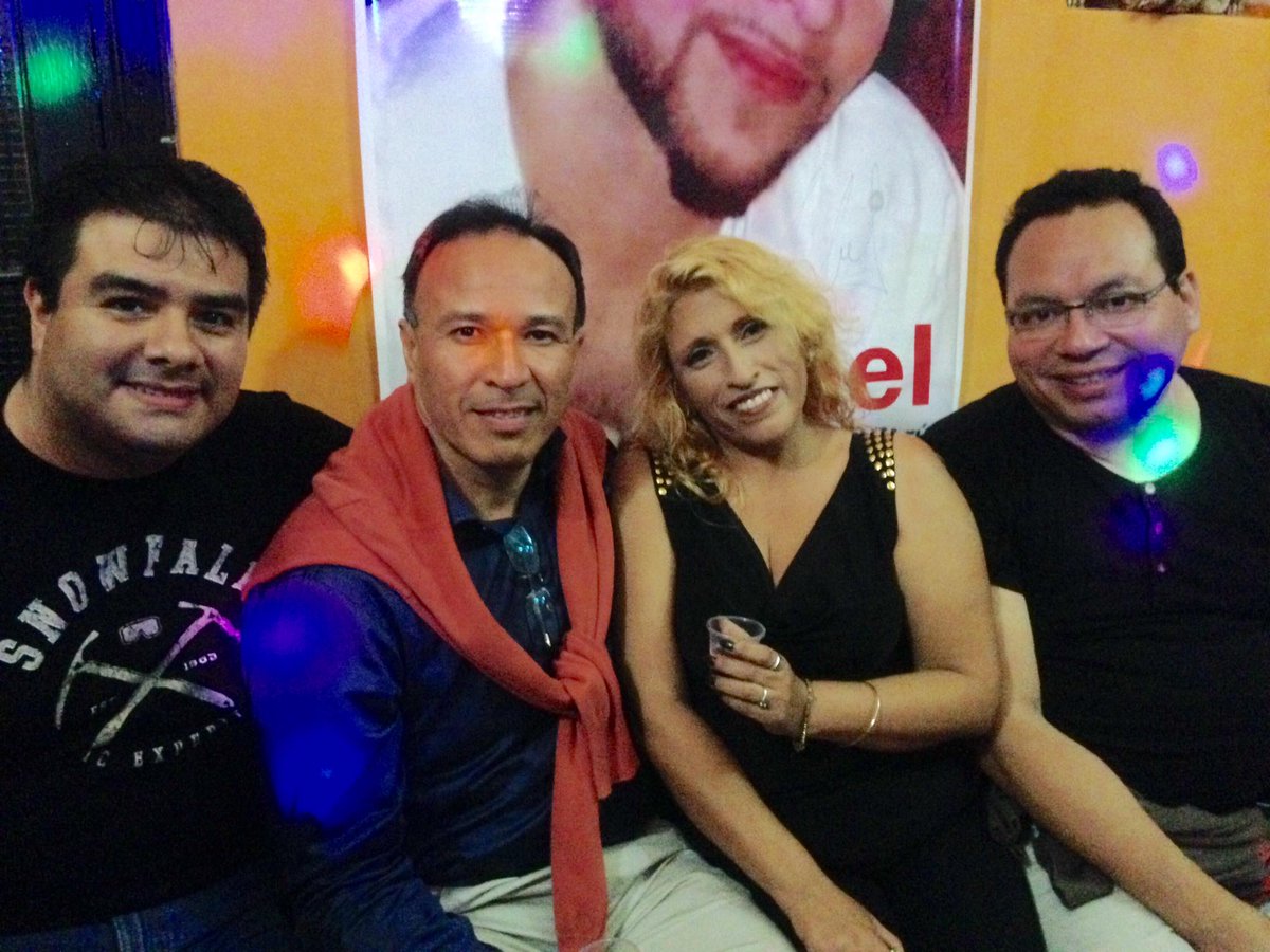 luce_rodela's tweet photo. Celbrando a #LoGrande #39AñosDeMenudo #Peru de Fiesta @ab3ltalamantez #MENUDOMania4ever https://t.co/5W4PnFOkJy