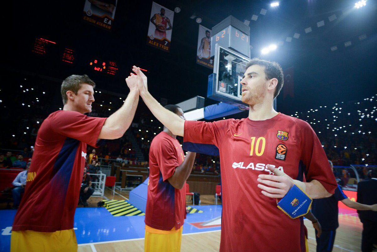 Victor_Claver's tweet photo. Sienta bien volver con el equipo aunque no pudo ser ganando. A por una victoria esta tarde en Málaga 
💪🏼🔴🔵 https://t.co/ySPMARQjNt