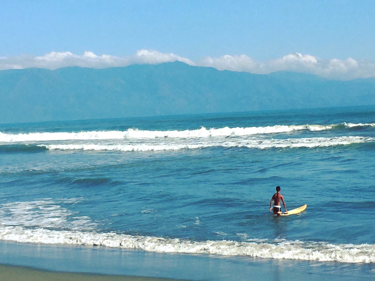 angelaAchavez's tweet photo. If you can conquer the waves, you can conquer life.🏄👊 #baler2016 #secretbeach #aurora #surfing #quezon #beachcrazy https://t.co/araciXiUii