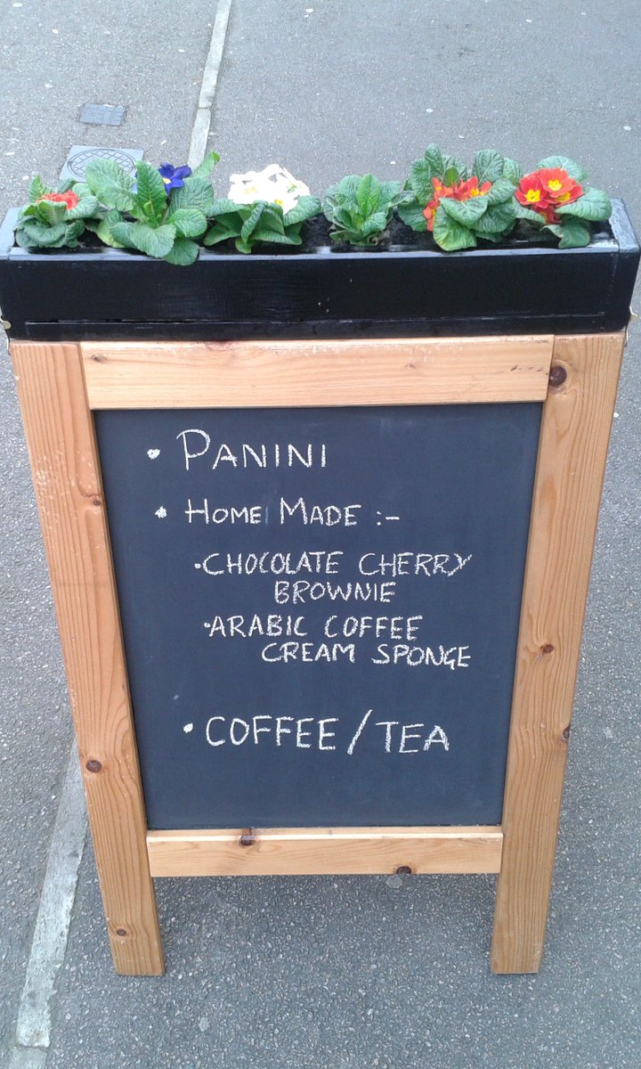 Winter is here and we are still in full bloom.
#FrancisRoad #Leyton #leytonvillage #winterflowers #independentcoffeeshop