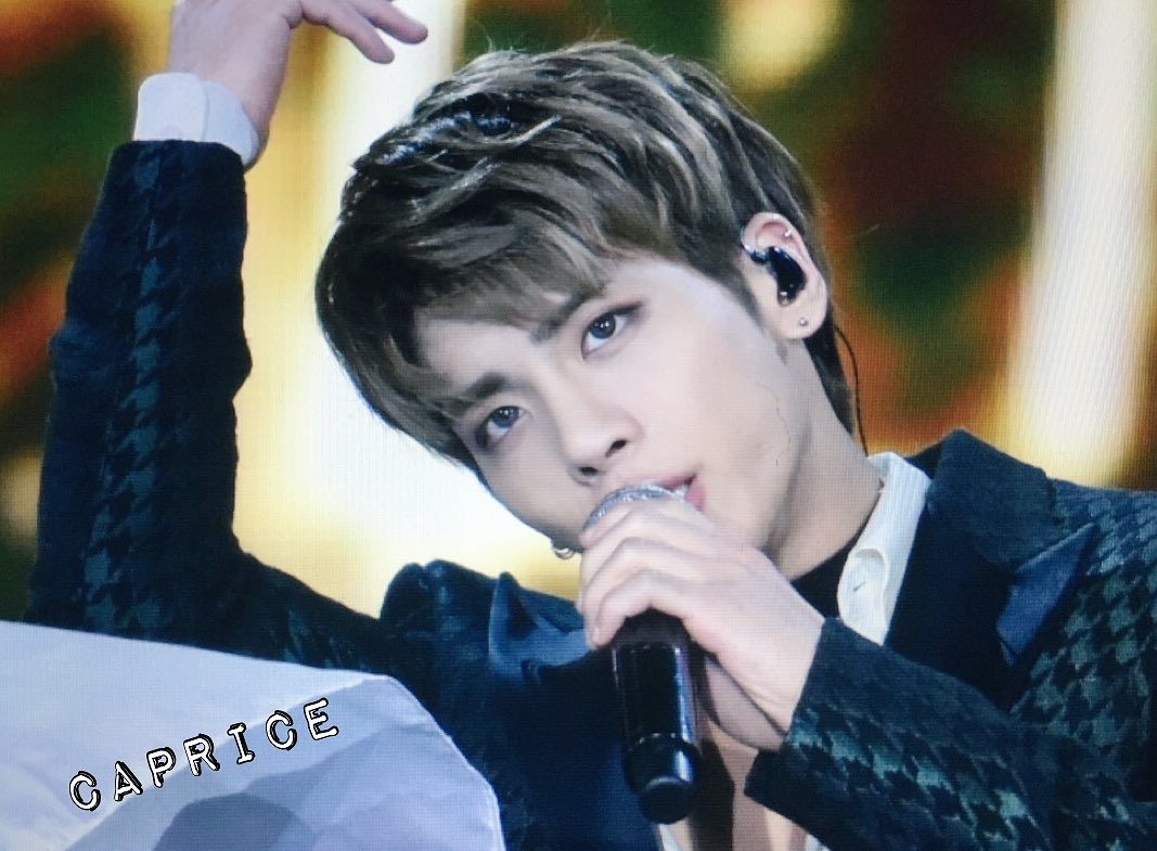 pre 2016.11.27 서울드림콘서트
#종현 #Jonghyun #SHINee
<a href="/realjonghyun90/">김종현</a>