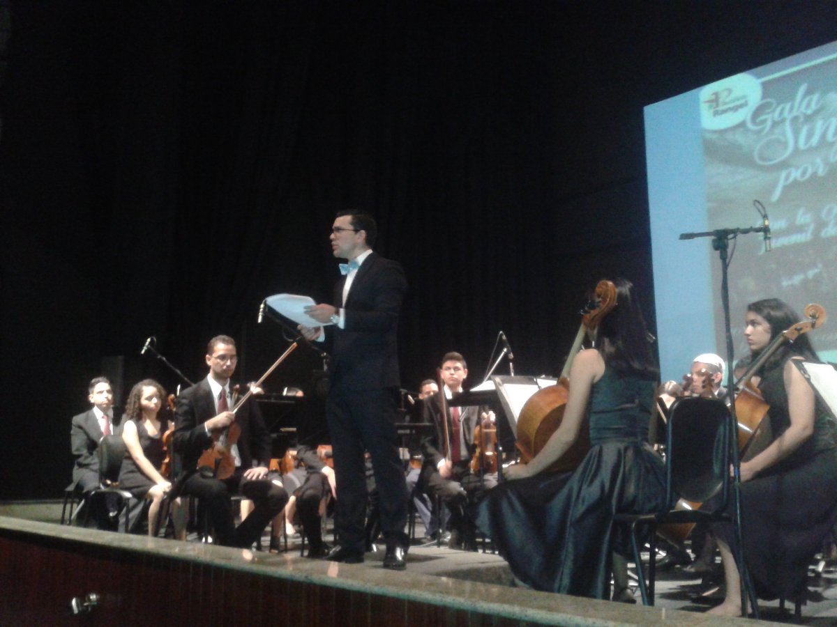 conexioninte's tweet photo. Gala Sinfónica Por la paz. 
Gran Concierto de nuestra #OrquestaSinfonica desde el #TeatroAngostura #SomosArte #Music https://t.co/Jd5nRvYj1Y