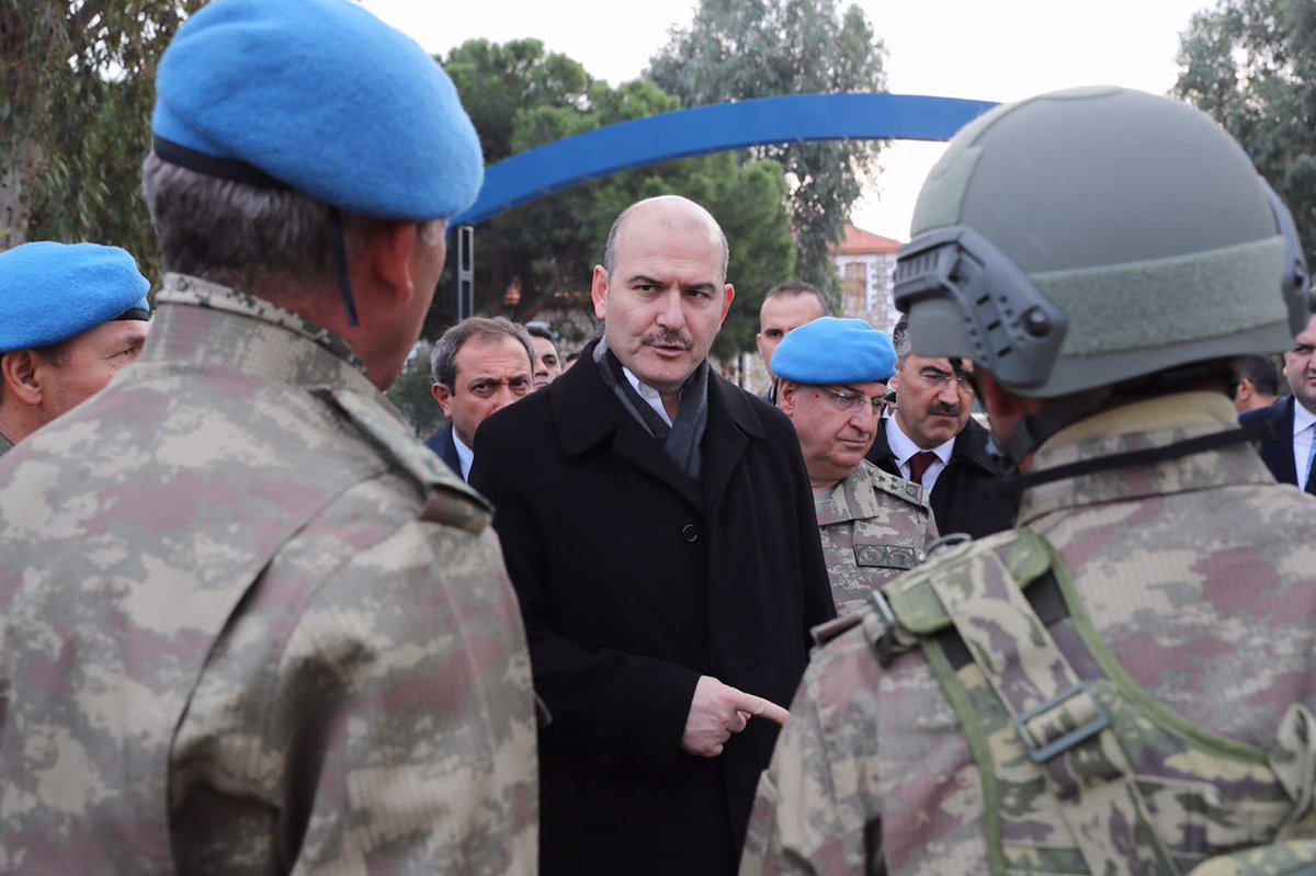 TC_icisleri's tweet photo. Bakanımız Sn. @suleymansoylu Foça Jandarma Komando Okulu ve Eğitim Merkezi Komutanlığını ziyaret etti
https://t.co/nRHbsK5ySh https://t.co/Y7jiItHjKC