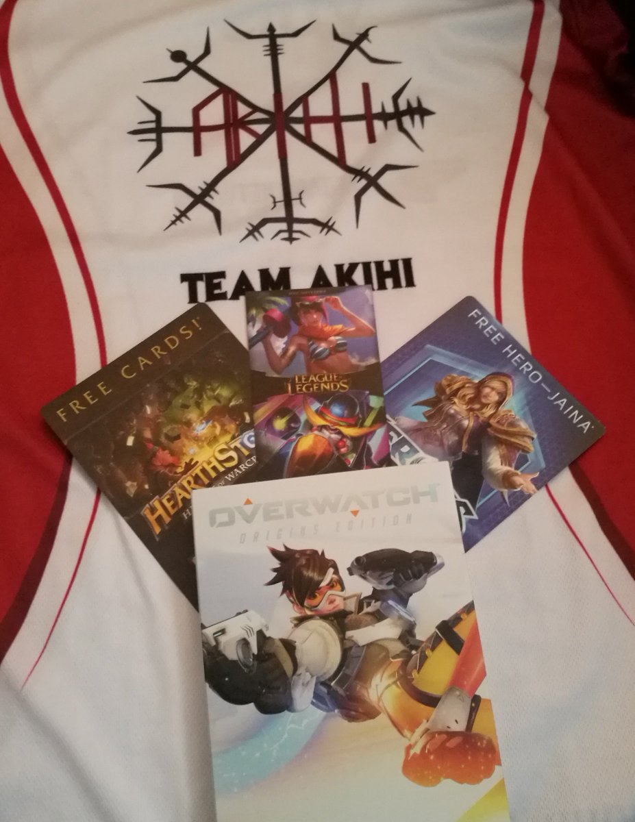 teamAkihi's tweet photo. @teamAkihi want to celebrate a good #Dreamhackwinter2016 with a #giveaway ! Visit https://t.co/1IlbB0kp8n at 20:30 GMT to join the giveaway! https://t.co/6BRoUl11T2